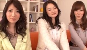 【澤村レイコ】蒸れたパンストに思いっきりぶっかける乱交SEX