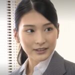 【本庄鈴×ピタパンOL】スーツ越しに誘惑する美尻に我慢できず…オフィスで犯される背徳のOLプレイ