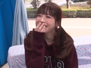 【美少女イキ映像】むっつりスケベ美少女がバックで突かれてスケベ汁垂らしながらマジイキ