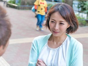 【素人妻ナンパ】上品な美人妻がナンパされて性感帯を告白！当然中出しで犯されて下品な声を出してしまう