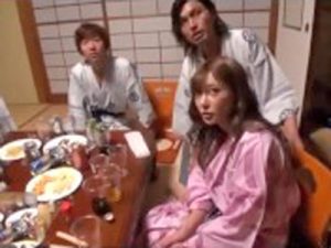 【明日花キララ×社内肉便器】酔った人妻が社員旅行でみんなのチンポを生で咥えこんで肉便器堕ちしてしまう