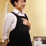 【河南実里×ノーパン中出し】ノーパンでマン臭ムンムンさせながら接客するバイト女が店長に生膣見られて中出し生ハメで教育される