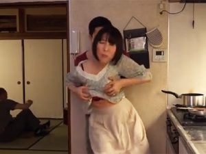 【大森涼子×近親相姦レイプ】久々に会った実の息子にレイプされてベロキス近親相姦とザーメンぶっかけでアクメしてしまう熟女母