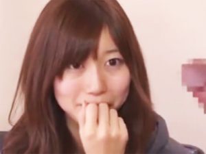 【素人カウパー舐め】素人JDにシコってカウパーまみれの勃起チンポ見せつけたら味わうようなチュパフェラでカウパー舐めてくれた