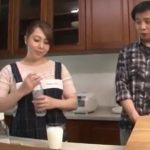 【風間ゆみ×熟女妻NTR】チンポ狂いの熟女母が娘の彼氏の若チンポに我慢できずに完熟マンコでNTRつまみ喰い！