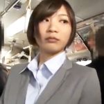 【OL痴漢レイプ】バスに乗ってきたムチムチスケベボディのOLのメス臭に我慢できずに痴漢レイプ！バックガン突きで大量中出し