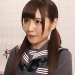 【痴女JK】おっさんチンポが大好物な痴女JKがトイレでケツ振って生交尾を強要してしまう
