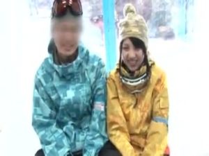 【カップルNTR】言葉巧みに騙された素人カップルの彼女が彼氏がいるのに濃厚生交尾！そのまま無許可で膣奥大量中出し