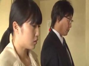 【人妻不倫】欲求不満な人妻が我慢できずに近所の男と濃厚不倫！久々のチンポの味に完熟マンコが歓喜のNTRアクメ