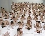 【需要不明】流石にプロのオナニストでも500人同時セックスの映像では気が散りすぎてシコれない説