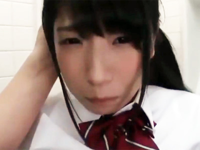 拉致ったJKをトイレに連れ込み怯えてるのにガン無視してイラマレイプｗ