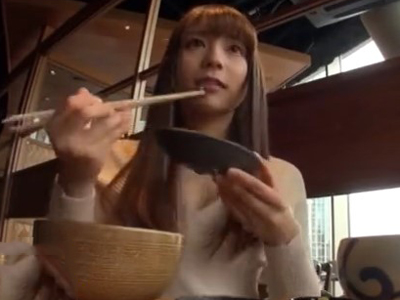素人妻を飯で釣ってナンパ→即ホ中出しハメ撮り展開！
