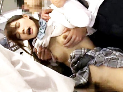 満員電車で媚薬を強引におまんこに塗り込まれたJKが発情しすぎて理性を失いヤラれ放題ｗ