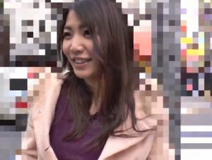 【素人妻ナンパ中出し】欲求不満の素人美人妻を巧みに誘って生交尾！ベロキスしながら生挿入してドスケベマンコに大量中出し