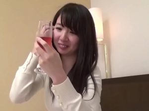 【素人妻ナンパ】地方で見つけた素人妻をナンパして即ハメ！酔ってスケベになった人妻は愛撫でぐっちょりマンコ濡らして浮気交尾で顔面ぶっかけ