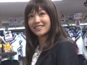 【アイドル枕営業】新人アイドルが営業先で枕営業！即尺奉仕からデカパイ揉みデカ尻バックハメでぶっかけ生セックス