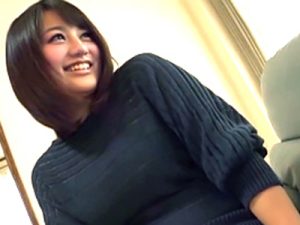 【人妻発情近親相姦】チンポをシコる甥のチンポに発情した人妻が亀頭舐めで完全発情！デカパイ揺らしてマンコで快感を貪ってしまう