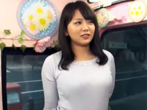 【素人JD生ハメ】ナンパした素人美女JDのマンコにチンポ擦り付けたら愛液ヌルヌルにして発情！そのまま膣奥を生チンポガン突き