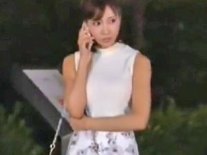 【明日花キララ×輪姦レイプ】ネットカフェで下品にオナってるところを見られた美女が輪姦レイプされて潮を吹くまで犯されまくる