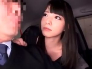 【上原亜衣×チンポ喰い痴女】チンポに目がないスケベ痴女が行く先々でザーメンを搾りまくる！無差別乳首舐めフェラ手コキ逆レイプ