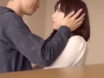 お人形みたいに整った白肌娘と舌を絡ませ合うイチャラブパコ！
