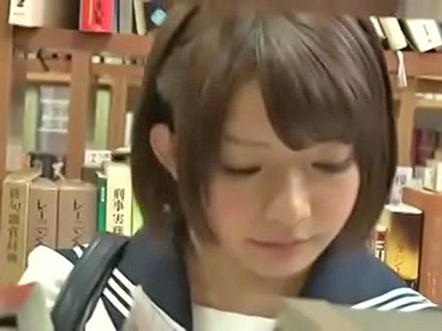 セーラー服の激かわJKが図書室で襲われドスケベSEX