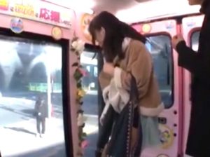 【素人ぶっかけ生ハメ】素人ムチムチJDを素股だけだと偽って生ハメ交尾！素人マンコを生チンポで犯してスケベすぎる巨尻にぶっかけ