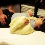 【スケベマッサージ】ムチムチ巨乳の全身性器素人娘がスケベマッサージ師に流されるまま生ハメ交尾に持ち込まれてしまう