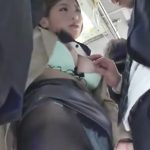 【OL痴漢生ハメ】ドスケベボディのOLが満員バスで痴漢生ハメ！勃起チンポに欲情して股を開いてスケベ顔でガチ交尾