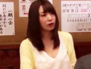 【ナンパ即ハメ】居酒屋で見つけたスケベ顔美女に我慢できずにトイレで生交尾！メス臭ムンムンマンコに生挿入してザーメンぶっかけ
