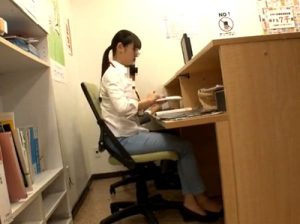 【めがね美女レイプ】パンティライン丸出しの真面目系お姉さんを生ハメレイプ！経験少なめピンクマンコをレイプチンポで犯しまくる