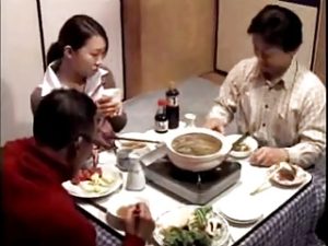 【熟女妻不倫】泥酔して眠る夫の横で不倫チンポを生膣にぶち込まれて膣奥の快感を貪り楽しむ淫乱ドスケベ熟女妻