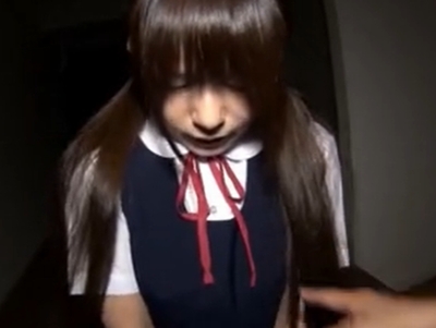 ガチで怖がってるパイパンJ〇を誰もいない暗がりでハメ倒し！