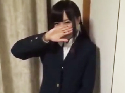 「おじさんのちんちんおっきい！」経験の少ない初心なロリJKが大人ピストンにアクメｗ