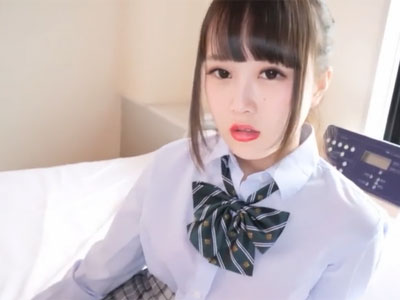 イマドキの雰囲気の制服美少女がおっさんとの円光パコでイカされて腰砕け