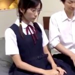 【清楚JC中出し】清楚で真面目なめがねJCが初めてのセックスでマンコをヌルヌルにして性欲を我慢できずにスケベ顔で中出しおねだり