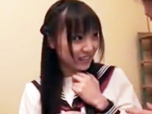 【JKナンパ中出し】高額報酬に釣られた素人JKがナンパ男と制服生交尾！パイパンロリマンコをズボズボ犯されて大量中出し