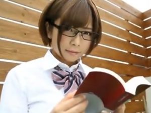 【JKぶっかけ】真面目そうな顔して生チンポ大好きなドスケベTバックデカ尻JKをバックからハメ倒してザーメン大量ぶっかけ