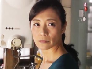 【熟女妻近親相姦】ムッチリドスケベな熟女母が息子に性欲処理の近親相姦レイプで完熟マンコを犯されて本気アクメをキメてしまう