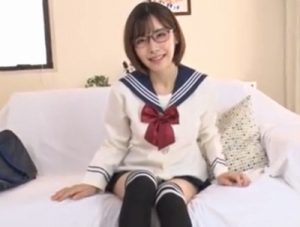 【巨乳JK生ハメ】淫語でフル勃起チンポを誘惑するドスケベJKのグチョ濡れマンコで生チンポを気持ちよくする濃厚生交尾