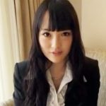 【素人OL中出し】素人美人OLの1日分のマンコの汁と匂いがべっとり染み付いたパンツのメス臭嗅ぎながら本人マンコに大量中出し