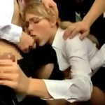【金髪OL痴漢レイプ】美人金髪外国人OLが満員電車で輪姦痴漢レイプ！臭いチンポを強制フェラ奉仕してクズ男ザーメン大量ぶっかけ