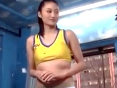 モデル級の長身美女とMM号ハメで冴えない童貞君に鬼中出しされちゃう