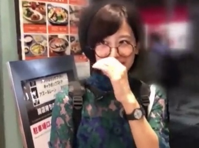 美大に通うメガネのアーティスティックな素人ナンパ→実は隠れ巨乳なボインを晒して室内盗撮