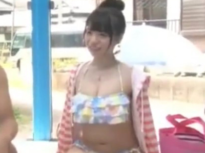 スタッフに唆されて男友達と中出しパコっちゃった素人娘