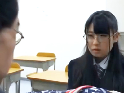 教え子の地味っ娘に目をつけた変態教師が強引にホテルに連れこんでガチパコ