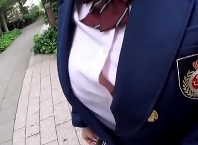 可愛い顔してHカップもある爆乳イマドキJKと中出しハメ撮り！
