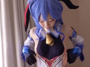 【ロリレイヤー生ハメ】ガチロリ体型の美少女レイヤーとねっとり生交尾！着衣のままロリマンコを生で犯してたっぷり射精