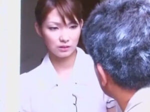 【人妻近親相姦レイプ】義父が薬を飲ませて朦朧とした人妻を生ハメレイプ！メス臭い剛毛マンコにザーメンたっぷり中出し