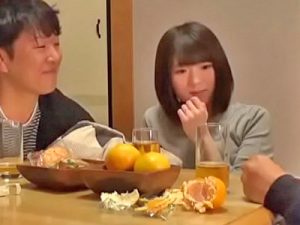 【美人妻近親相姦】ロリ顔美人な人妻が義理の弟にいたずらされてガチ発情！生チンポおねだりしてNTR近親相姦生交尾